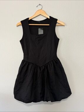 21 saints black dress | Dresses | Elegant Mini matching set Willow Lace Bell Sleeve Size:Toddlers 9 while zip detailing adds Clothing brand
